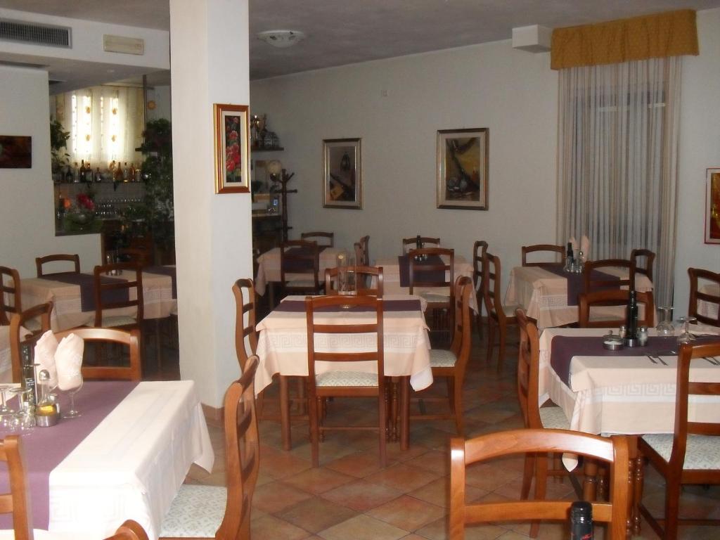 Albergo Ristorante Olimpia Abbadia San Salvator Exterior photo