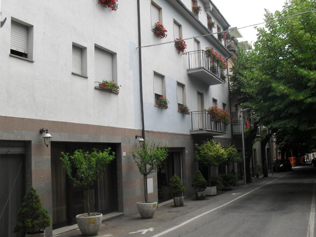 Albergo Ristorante Olimpia Abbadia San Salvator Exterior photo